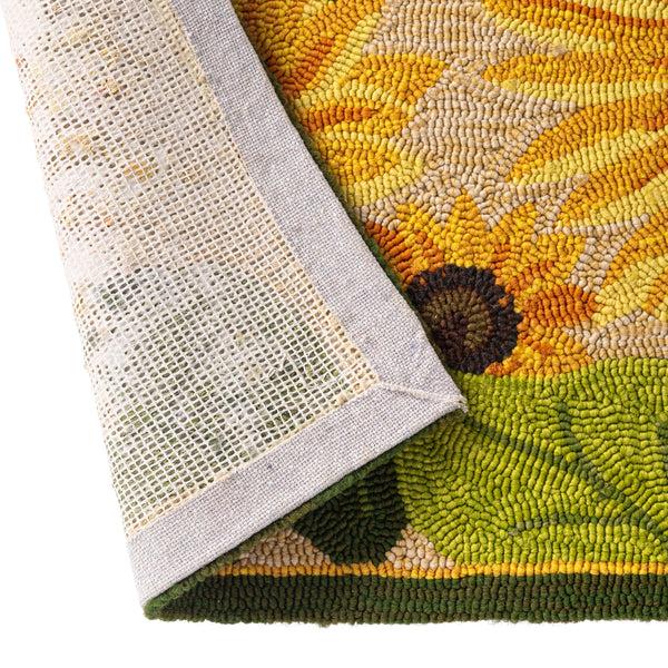 Plow & Hearth Indoor/Outdoor Sunflower Hooked Polypropylene Accent Rug