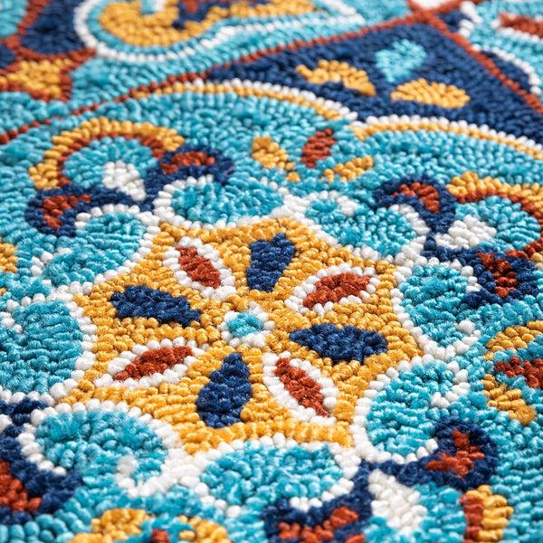Plow & Hearth Indoor/Outdoor Tile-Inspired Hooked Polypropylene Accent Rug