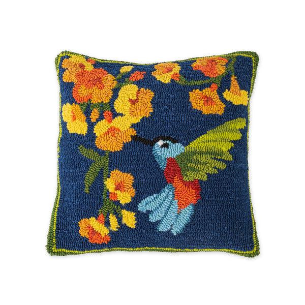 plow & hearth Indoor/Outdoor Trumpet Vine With Hummingbird Hooked Polypropylene Throw Pillow