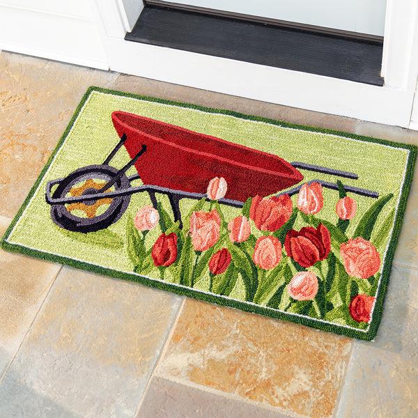 plow & hearth Indoor/Outdoor Tulip and Wheelbarrow Hooked Polypropylene Accent Rug