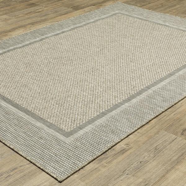 plow & hearth Indoor/Outdoor Yucatan Border Polypropylene Rug 6'7" x 9'2"