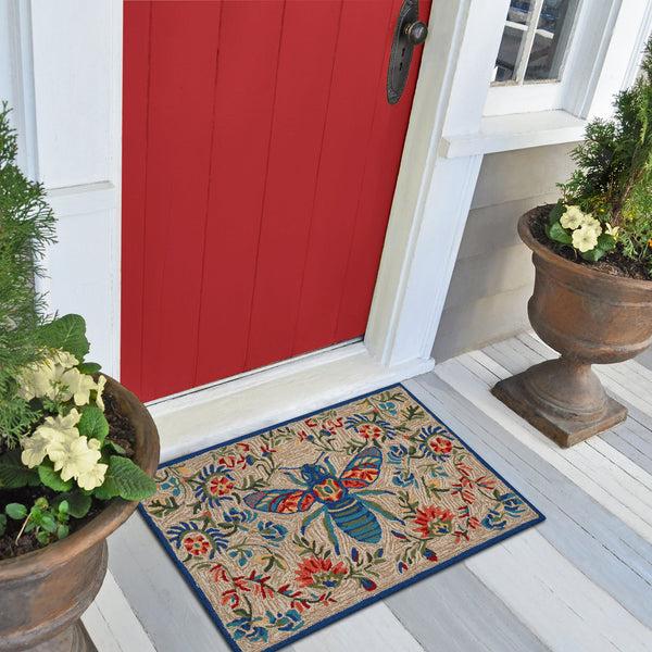 plow & hearth Liora Manne Frontporch Flora Bee Indoor/Outdoor Rug