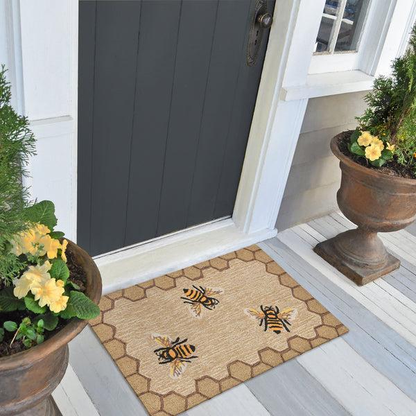 plow & hearth Liora Manne Frontporch Honeycomb Bee Indoor/Outdoor Mat Natural 2' x 3'