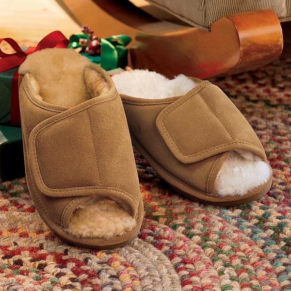 Plow & Hearth Men's Indoor/Outdoor Sheepskin Side-Wrap Slipper