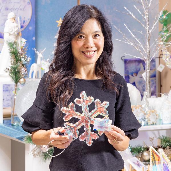 Plow & Hearth Pearl And Pine Outdoor Lamp & Lighting LED Snowflake 9"H