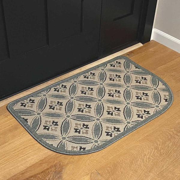 plow & hearth Concentric Polypropylene Rug 23"x36"