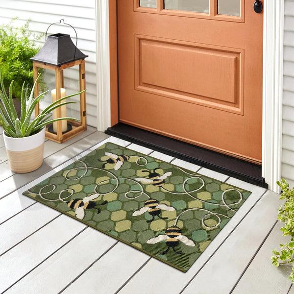 plow & hearth Esencia Bee Free Indoor/Outdoor Rug