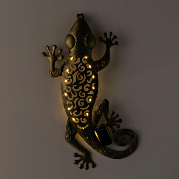 Plow & Hearth Gecko Solar Wall Accent Light