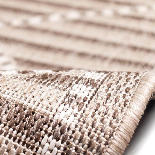 Plow & Hearth Indoor/Outdoor Diamonds Rug 4'10" X 7'6"