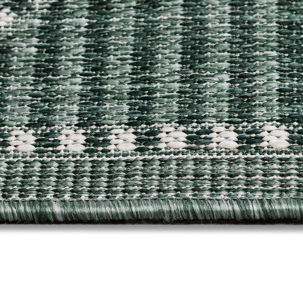 Plow & Hearth Indoor/Outdoor Diamonds Rug 4'10" X 7'6"