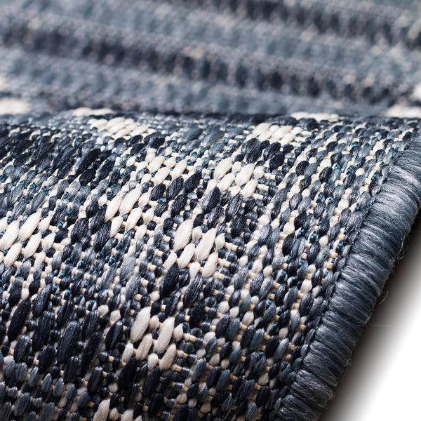 Plow & Hearth Indoor/Outdoor Diamonds Rug 4'10" X 7'6"