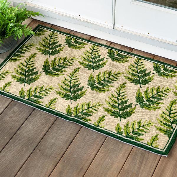 plow & hearth Indoor/Outdoor Fern Hooked Accent Rug
