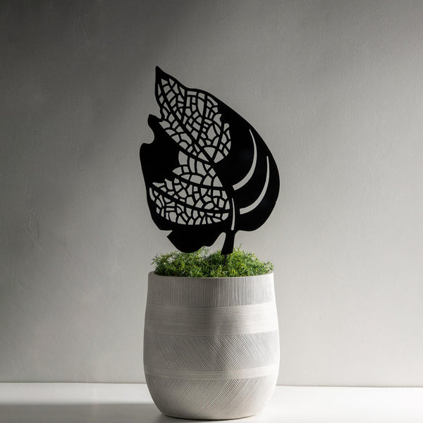 plow & hearth Leaf Skeleton Garden Stake