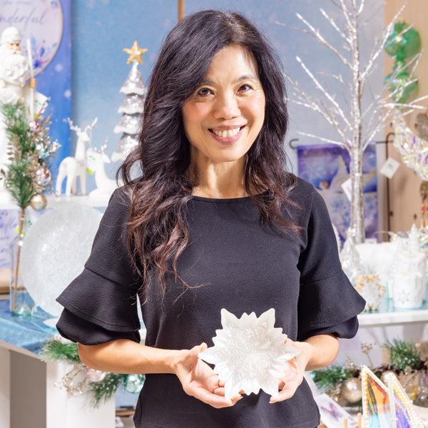 Plow & Hearth Season To Sparkle Bowl Glass White Snowflake Shaped Dish 6.75"