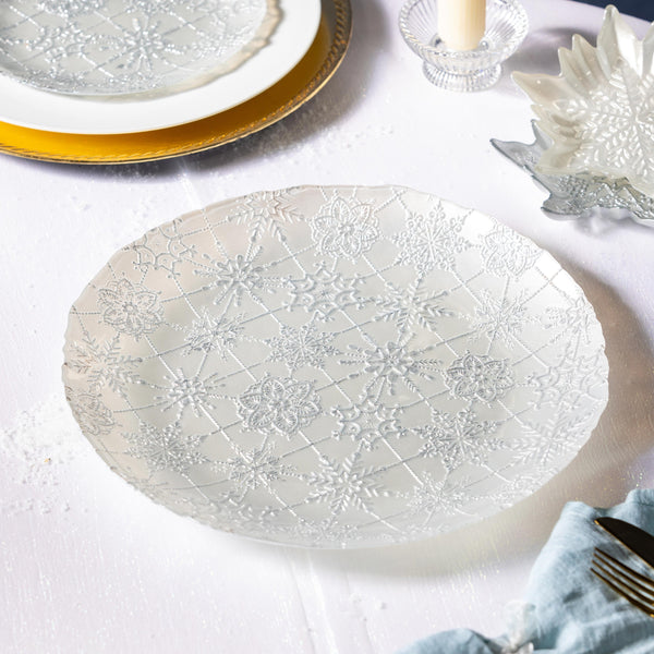 plow & hearth Season to Sparkle Plate Glass Snowflake Serving Plate 13"