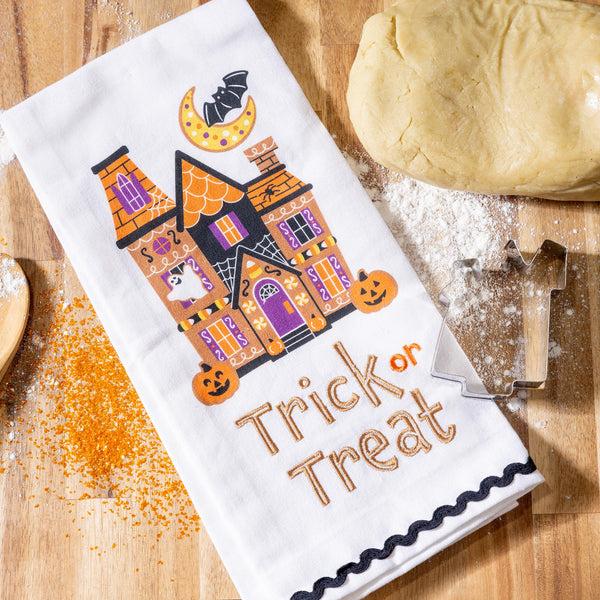 plow & hearth Trick or Sweets Tea Towel and Cookie Cutter Gift Set