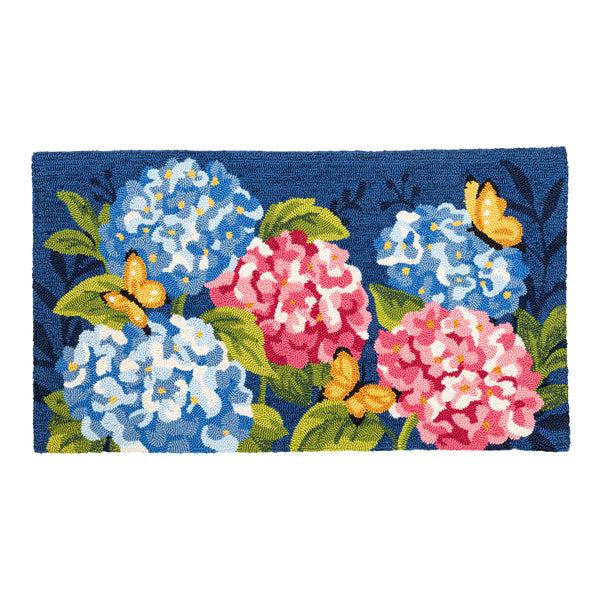 plow & hearth Vibrant Hydrangeas Indoor/Outdoor Hooked Rug 24"x42"