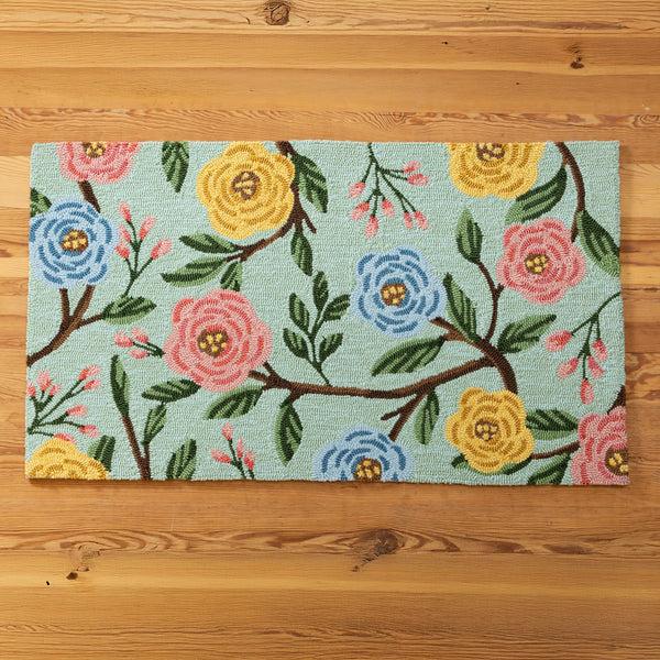 plow & hearth What She Shed Bloom Indoor/Outdoor Hooked Rug 24"x42"