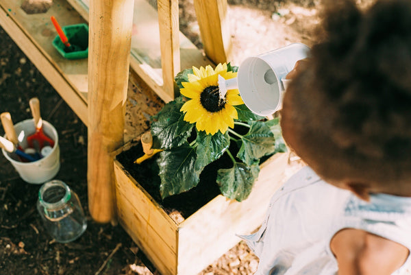 Plum Discovery Create & Paint Easel – Outdoor Art & Gardening Easel For Kids (Ages 3+)