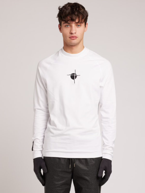 plùs que ma vìe PQMV LOGO LONG SLEEVE T-SHIRT WHITE
