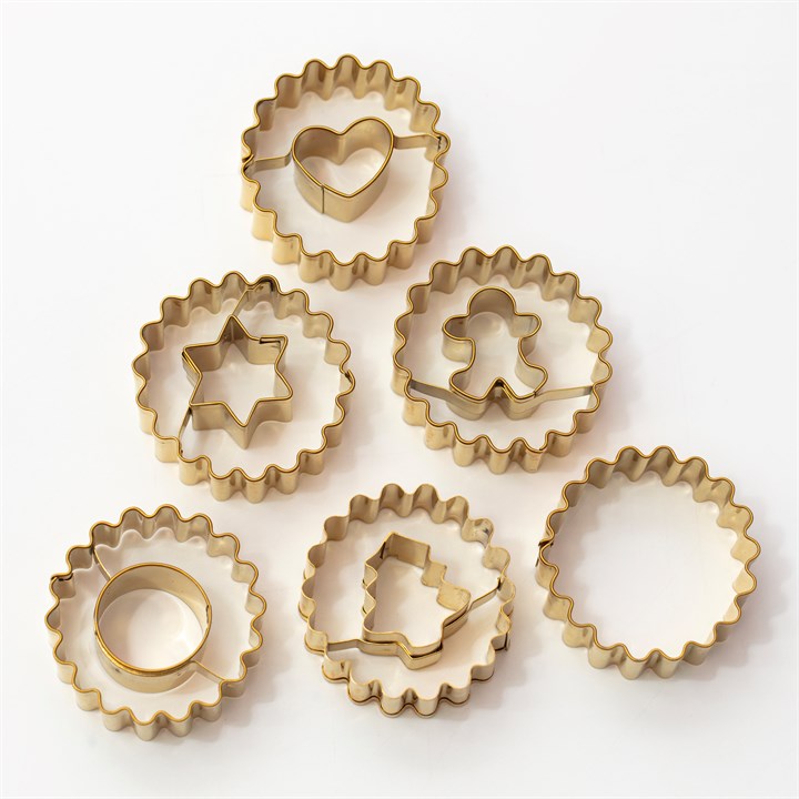 pme Christmas Cookie Cutter Set - 6 Linzer Star Gingerbread Man Christmas Tree Circle and Plain Cutters