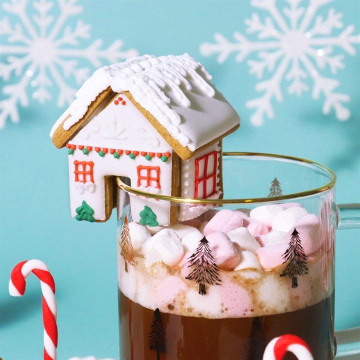Pme Christmas Cookie Cutters - Mini Gingerbread House - Mug Hugger (Set Of 3)