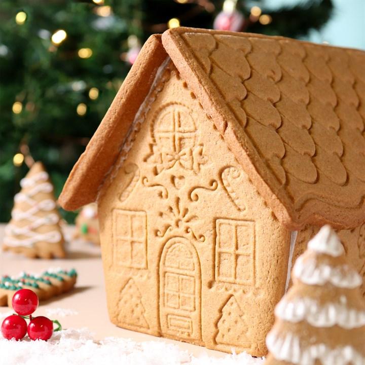 Pme Christmas Cookie Cutters & Stamps - Gingerbread House (Set Of 3)