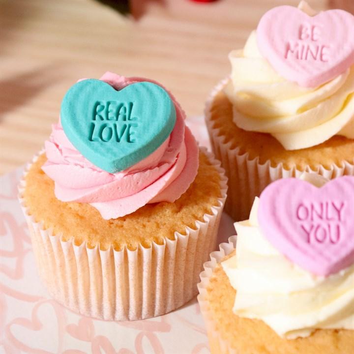 Pme Valentines Edible Sugar Decorations - Candy Heart Messages (Pack Of 12)
