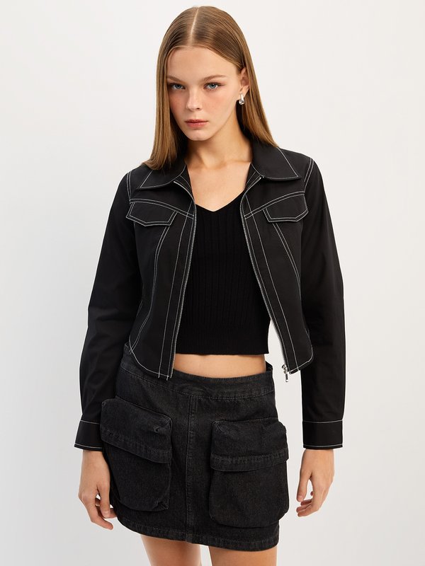 pomelo Pomelo Contrast Stitching Detail Cropped Shirt - Black