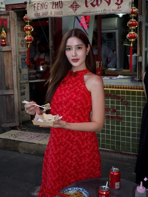 pomelo Pomelo Floral Embroidery Knot Button Dress - Red