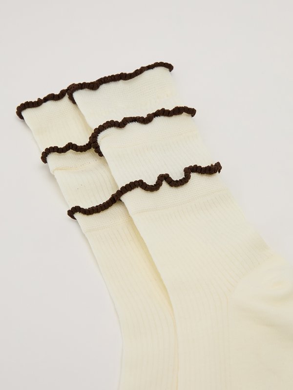 Pomelo Pomelo Layered Lettuce-Edge Contrast-Trim Socks - Cream