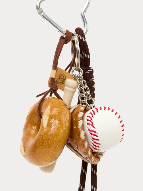 Pomelo Pomelo Bagel Baseball Keyring - Brown