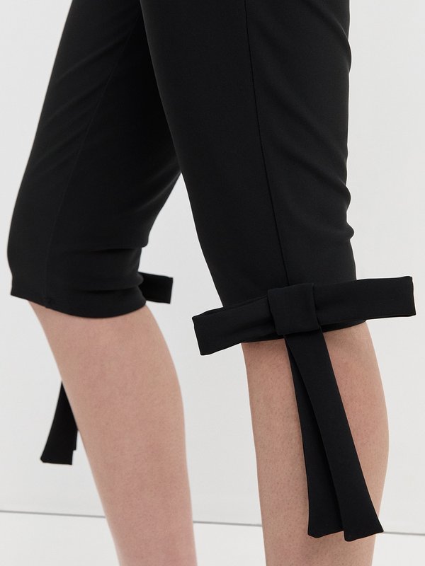 Pomelo Pomelo Bow Tie Capri Pants - Black