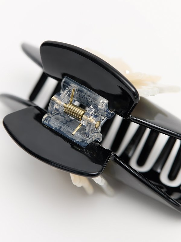 Pomelo Pomelo Butterfly Hair Claw - Black/White