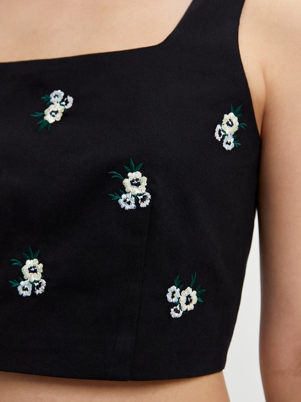 Pomelo Pomelo Floral Embroidery Crop Top - Black