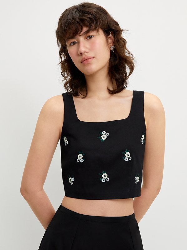 pomelo Pomelo Floral Embroidery Crop Top - Black