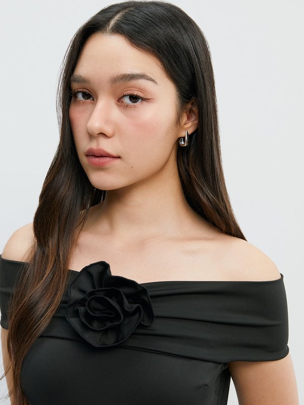 pomelo Pomelo Off-Shoulder Ruched Flower Top - Black