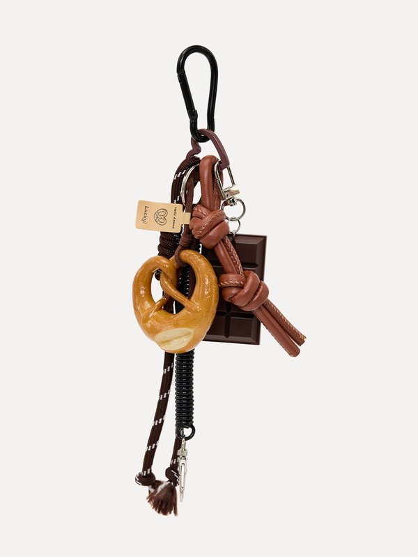 pomelo Pomelo Pretzel Chocolate Keyring - Brown