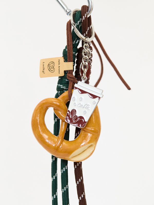 Pomelo Pomelo Pretzel Keyring - Brown
