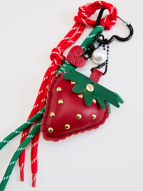 Pomelo Pomelo Strawberry Keyring - Red