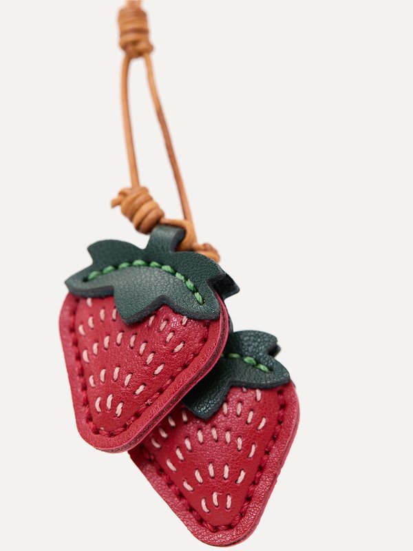 Pomelo Pomelo Strawberry Keyring - Red