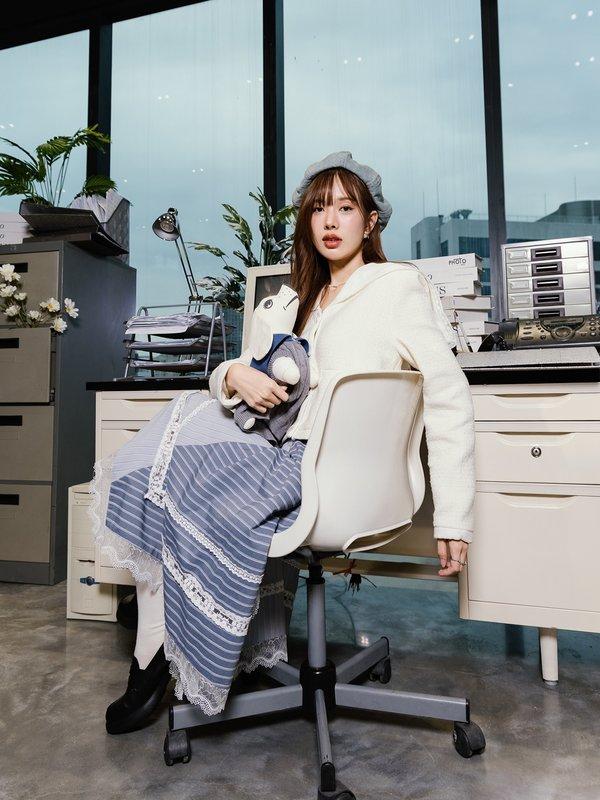 pomelo Pomelo Pomelo. x Janesuda Lace Asymmetric Skirt - Blue