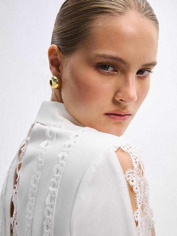 Pomelo VERSE Butterfly Lace Blouse - Off-White