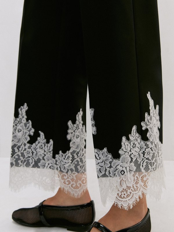 Pomelo VERSE Floral Lace Hem Pants - Black