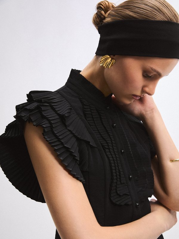 pomelo VERSE Ruffled Placket Top - Black