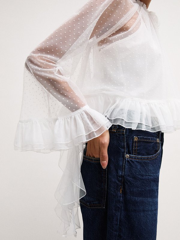 Pomelo VERSE Ruffled Polka Dot Blouse - White