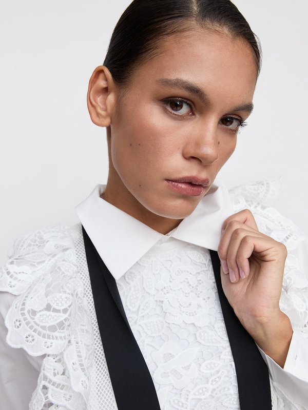 Pomelo VERSE Semi See-Through Lace Ruffled Blouse - White