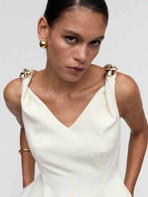 Pomelo VERSE Twist-Detail Dress With Hardware - Ivory