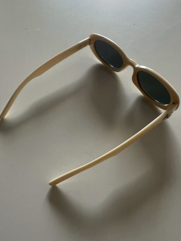 Pomelo VISITOR Vintage Glasses Sunglasses - Beige/Cream