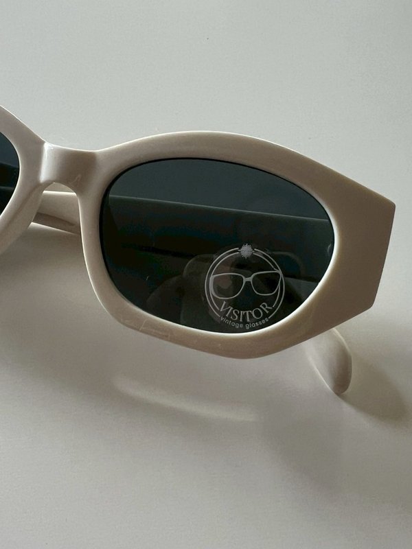 Pomelo VISITOR Vintage Glasses Sunglasses - Beige/Cream